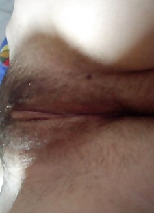 porno fotoğrafları Çıplak Latin teen poz ve showing, brunette , shaved 