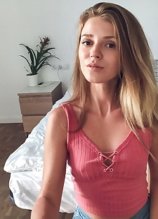 Rus porno fotoğrafları Rus spinner kalisy kullanır bir selfie, brunette , teen 