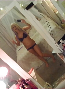 porno Fotos blonde Szene hottie spreads und plays, squirting 