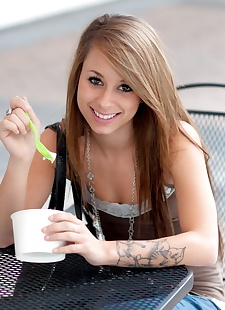 порно фото озорной соло девушка Райли Йенсен flashes, tattoo , skinny 
